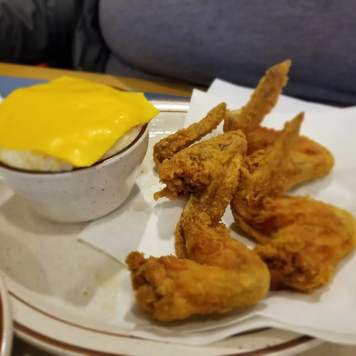 Cheese Grits and Chicken Wings