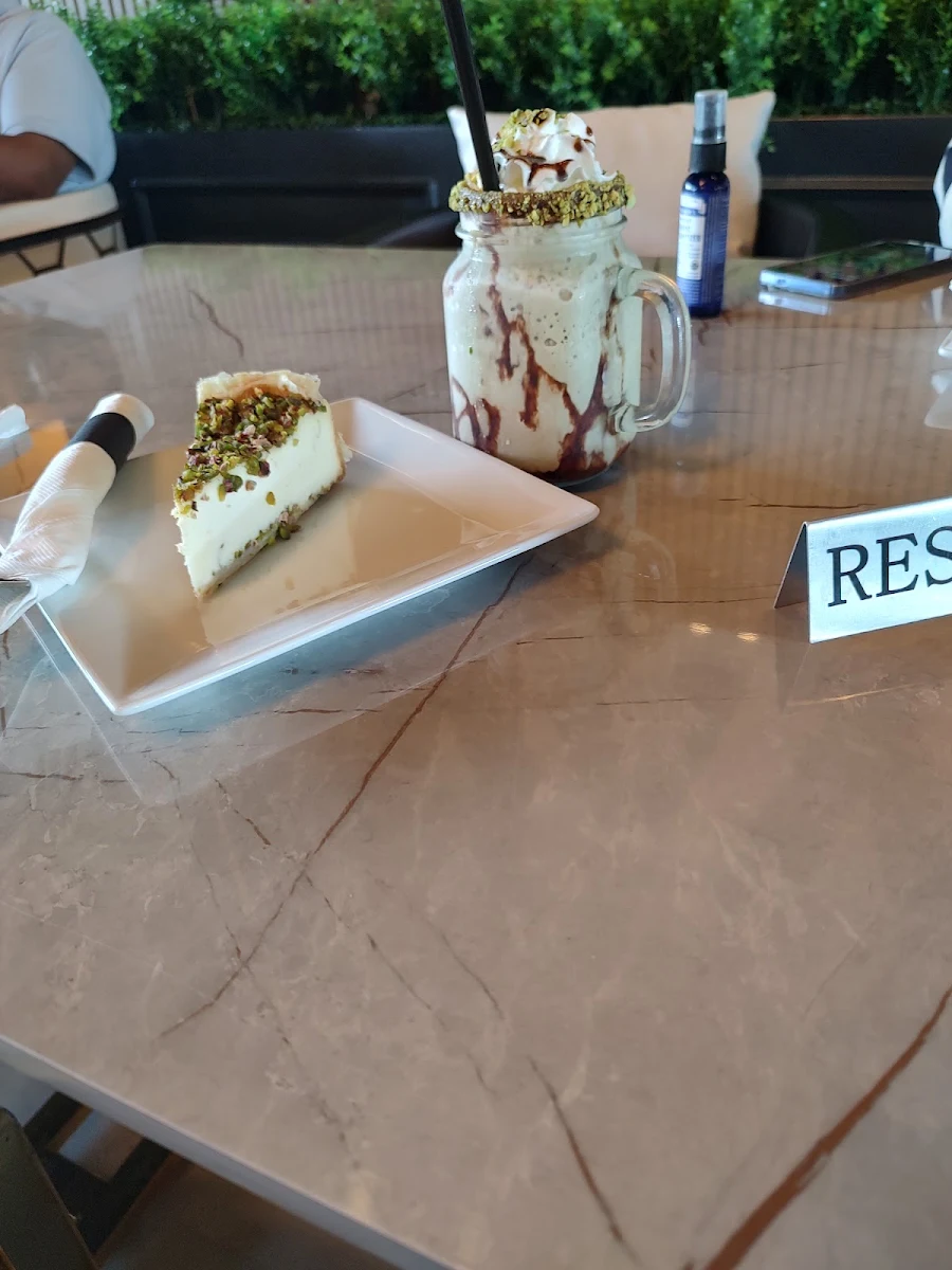 Dubai Chocolate Frappe