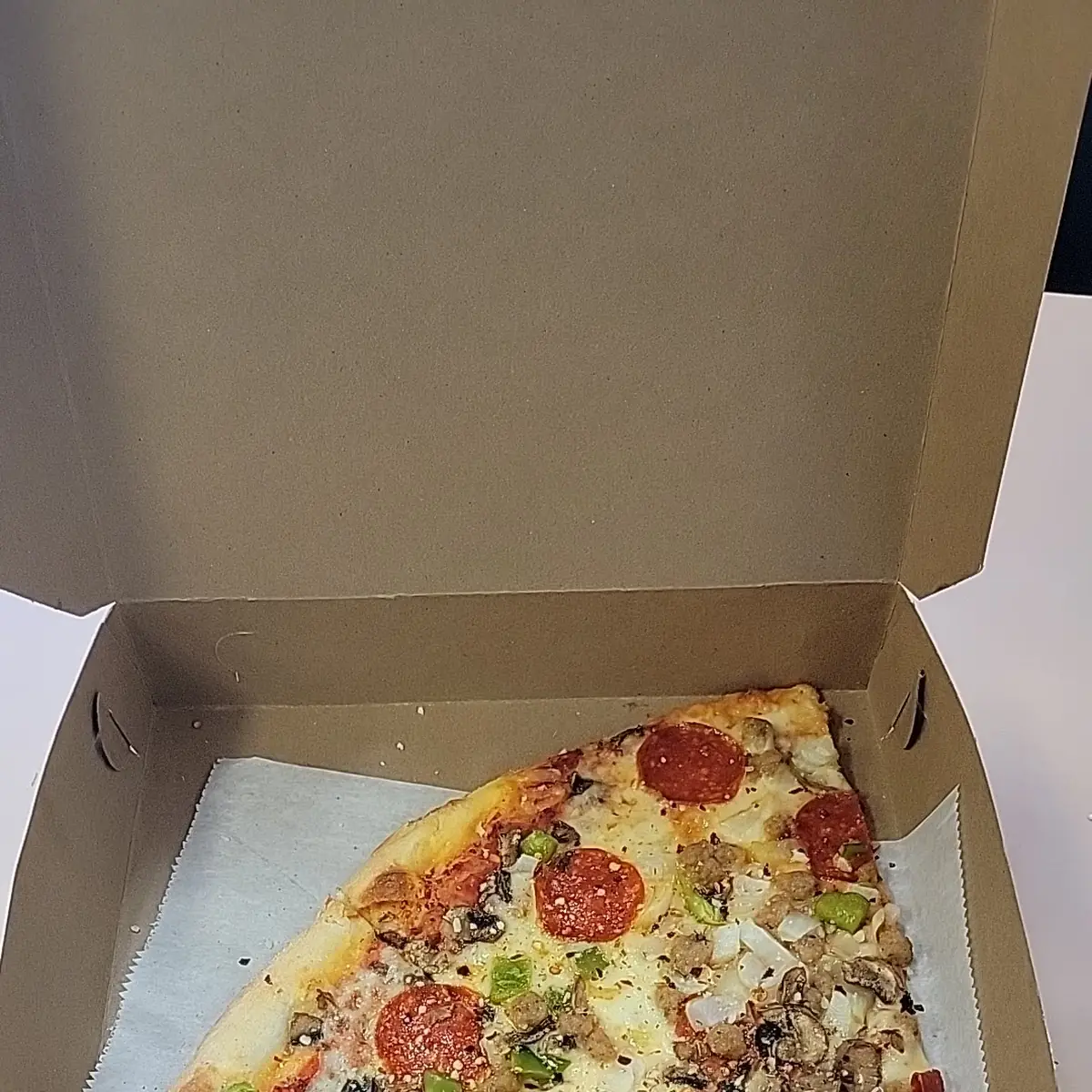 Deluxe Pizza with Garlic Oil