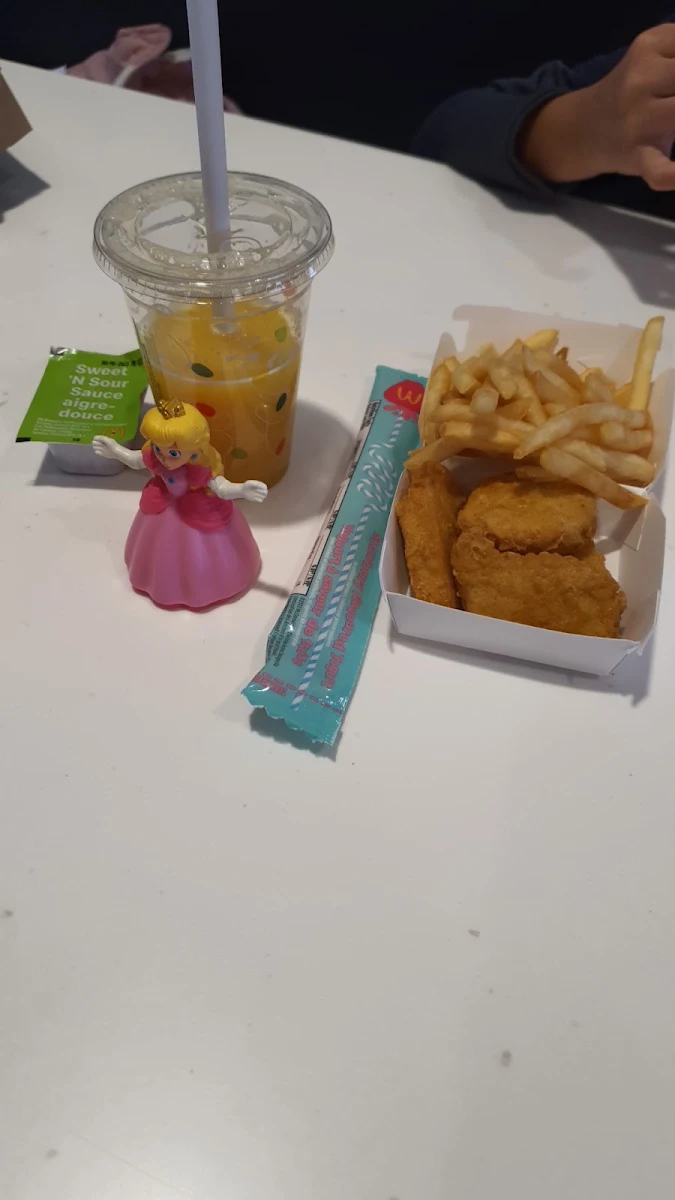 Cajita Feliz, McDonald's