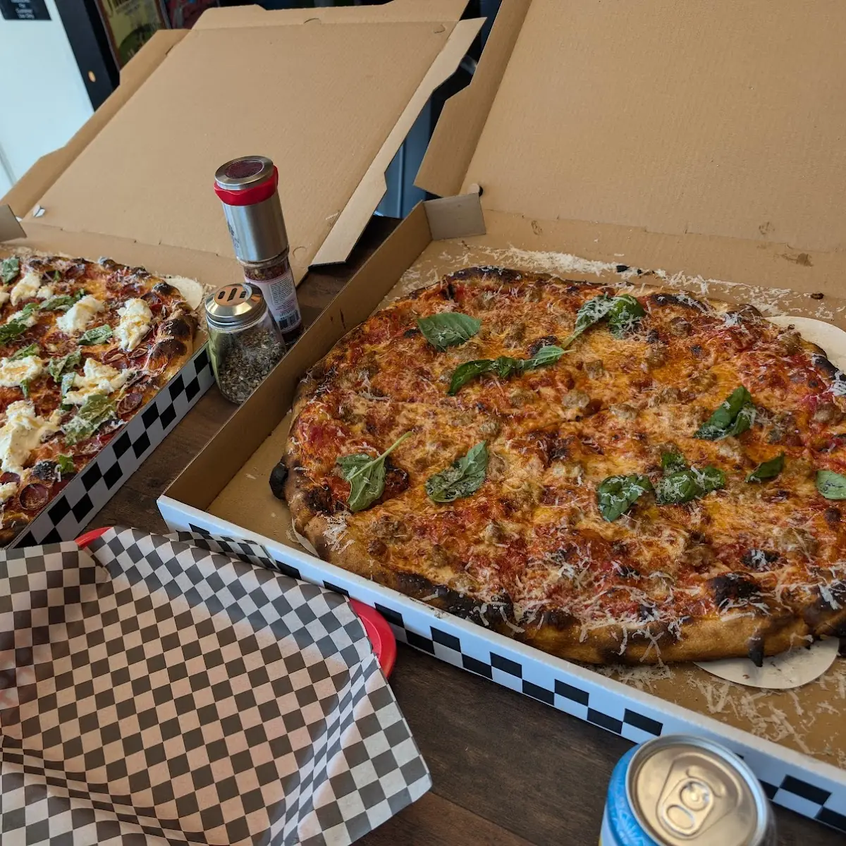 Crust Pizza with Basil