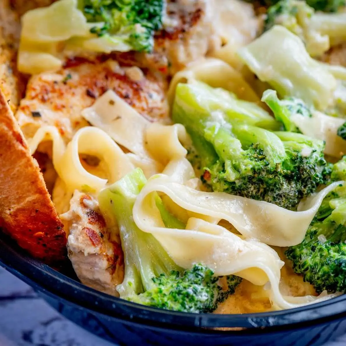 Chicken Broccoli Alfredo
