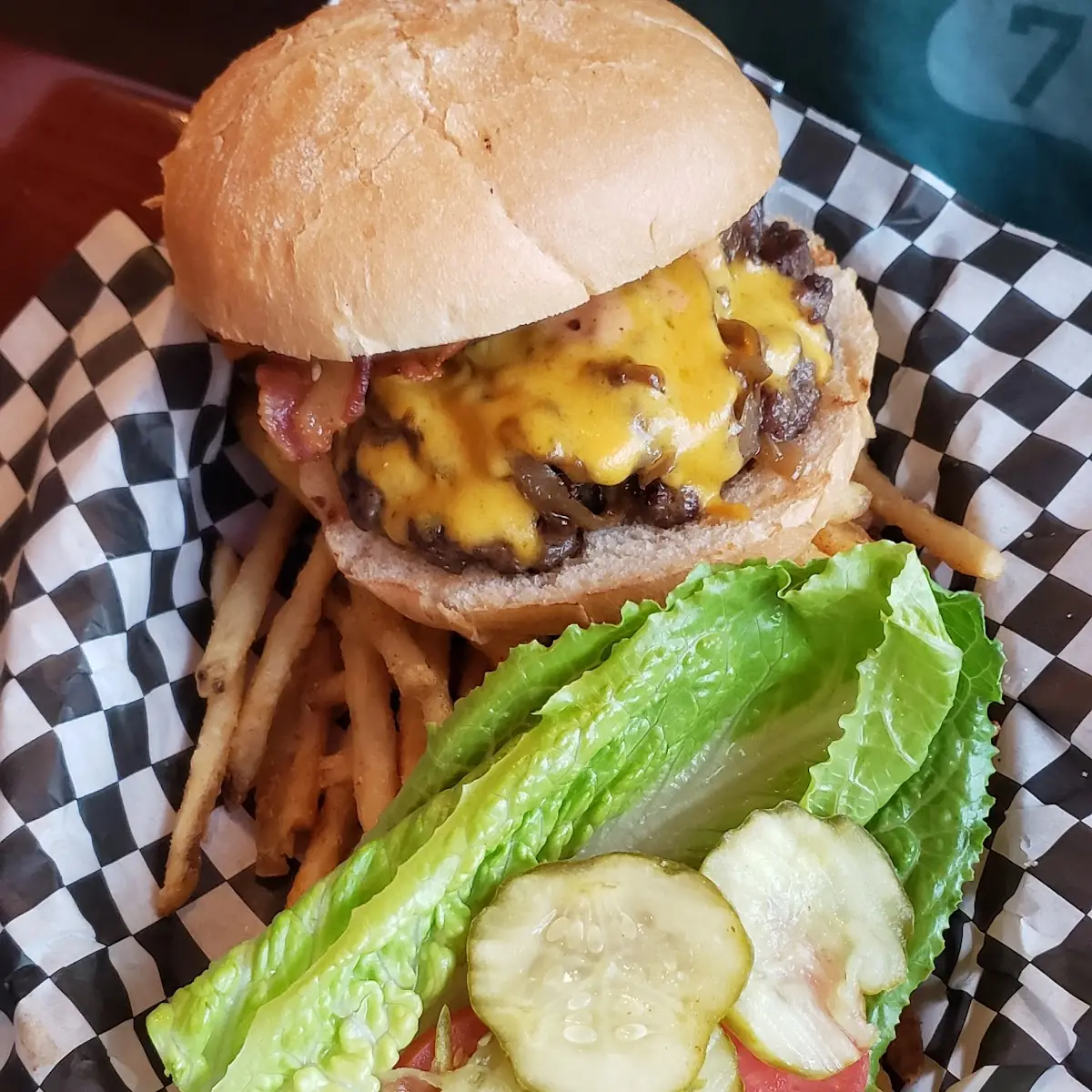 Bacon Cheeseburger*