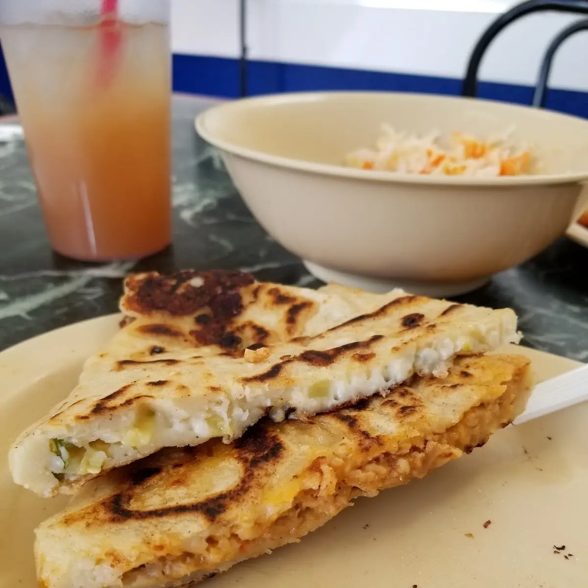 Pupusa - Queso Con Loroco