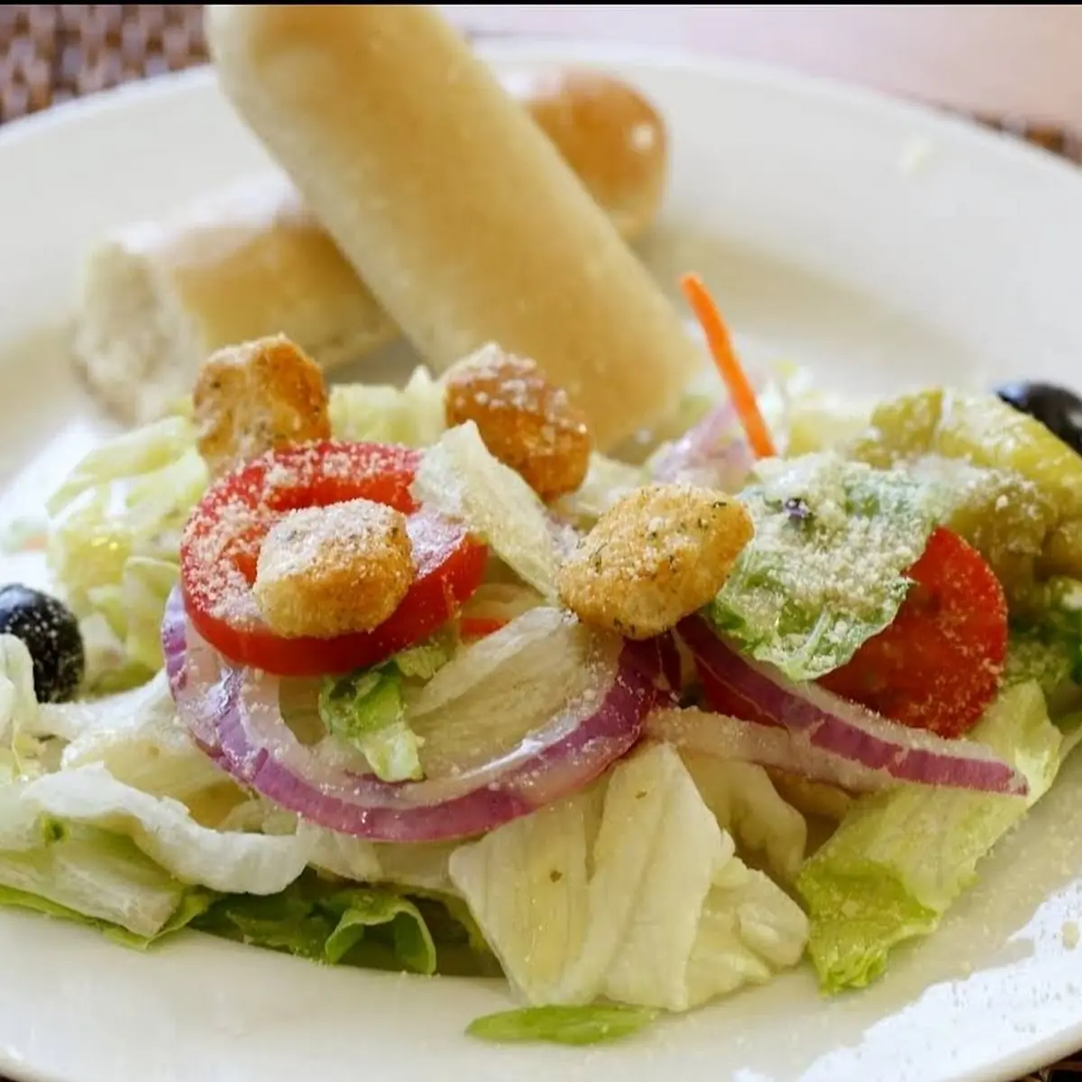 Salad and Bread Sticks