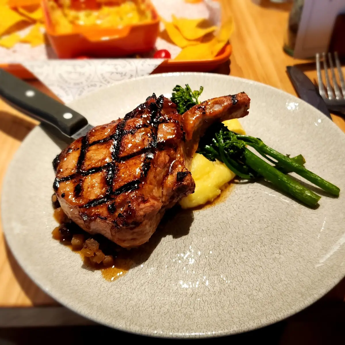 Tomahawk Pork Chop 14oz