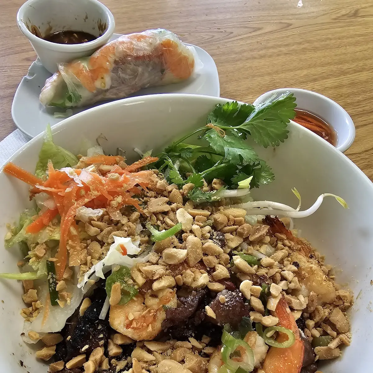 Vermicelli with Egg Roll
