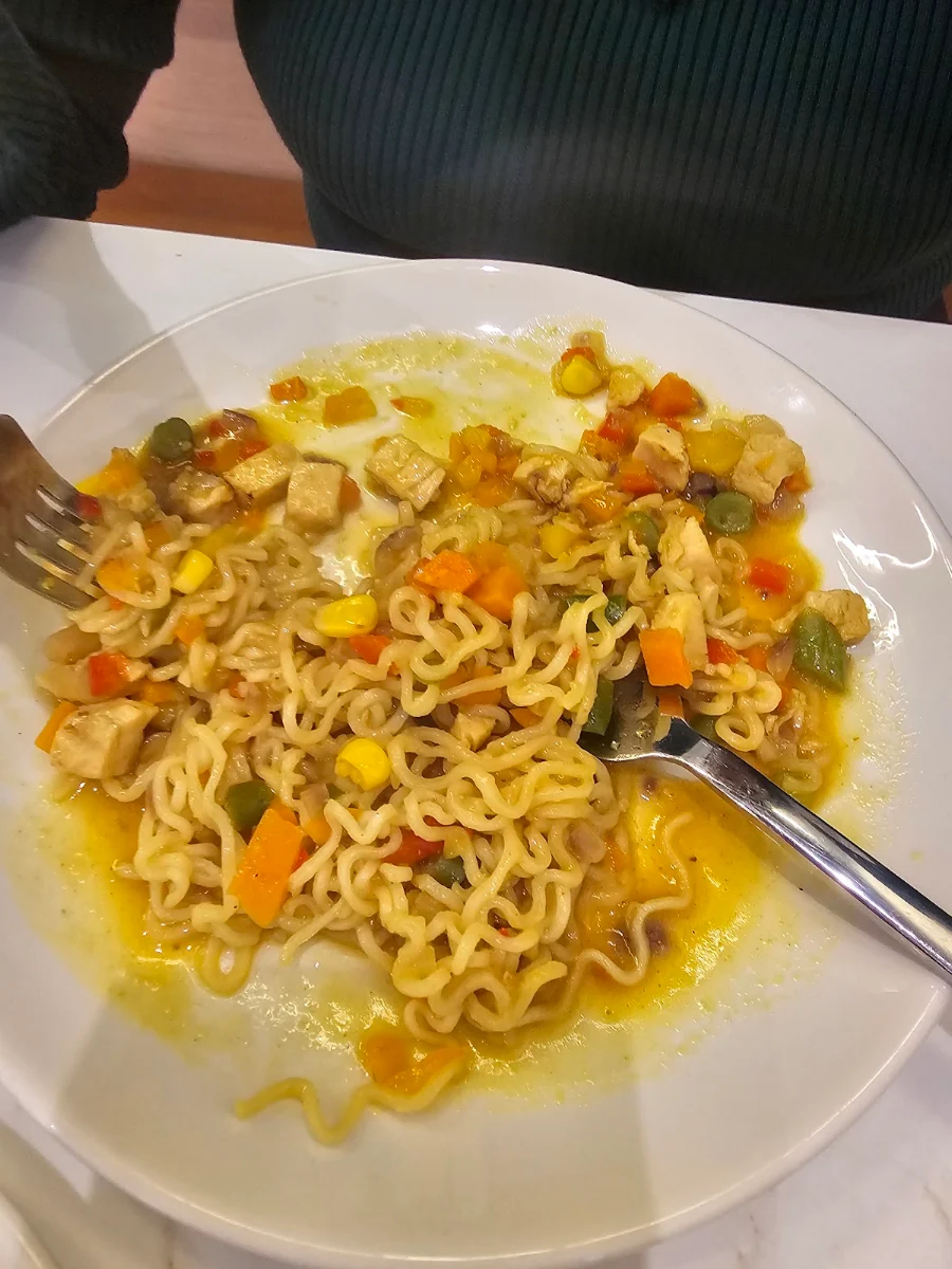 Chicken Maggi, Chai Coffee Company
