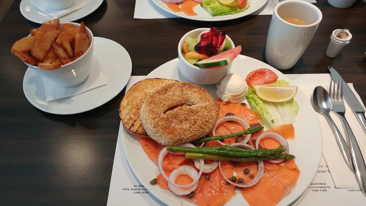 Bagel Saumon Fumé, Petinos