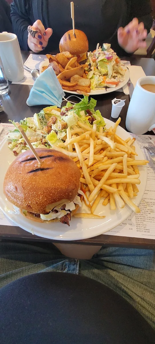 Hamburger Texan, Petinos