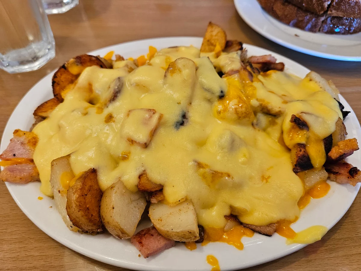 Sunset Breakfast Poutine, Sunset Grill