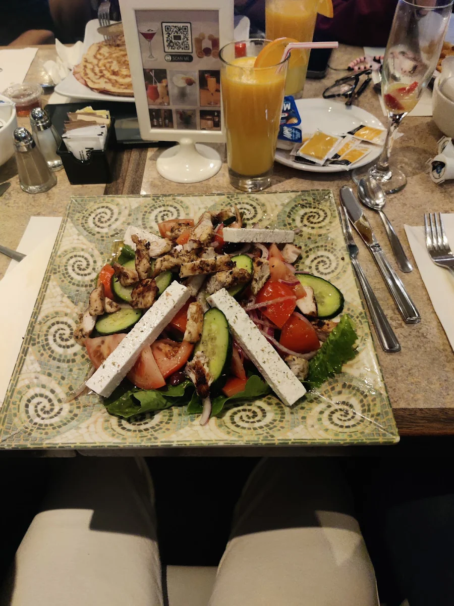 Salade Grecque & poulet/Greek Salad & chicken