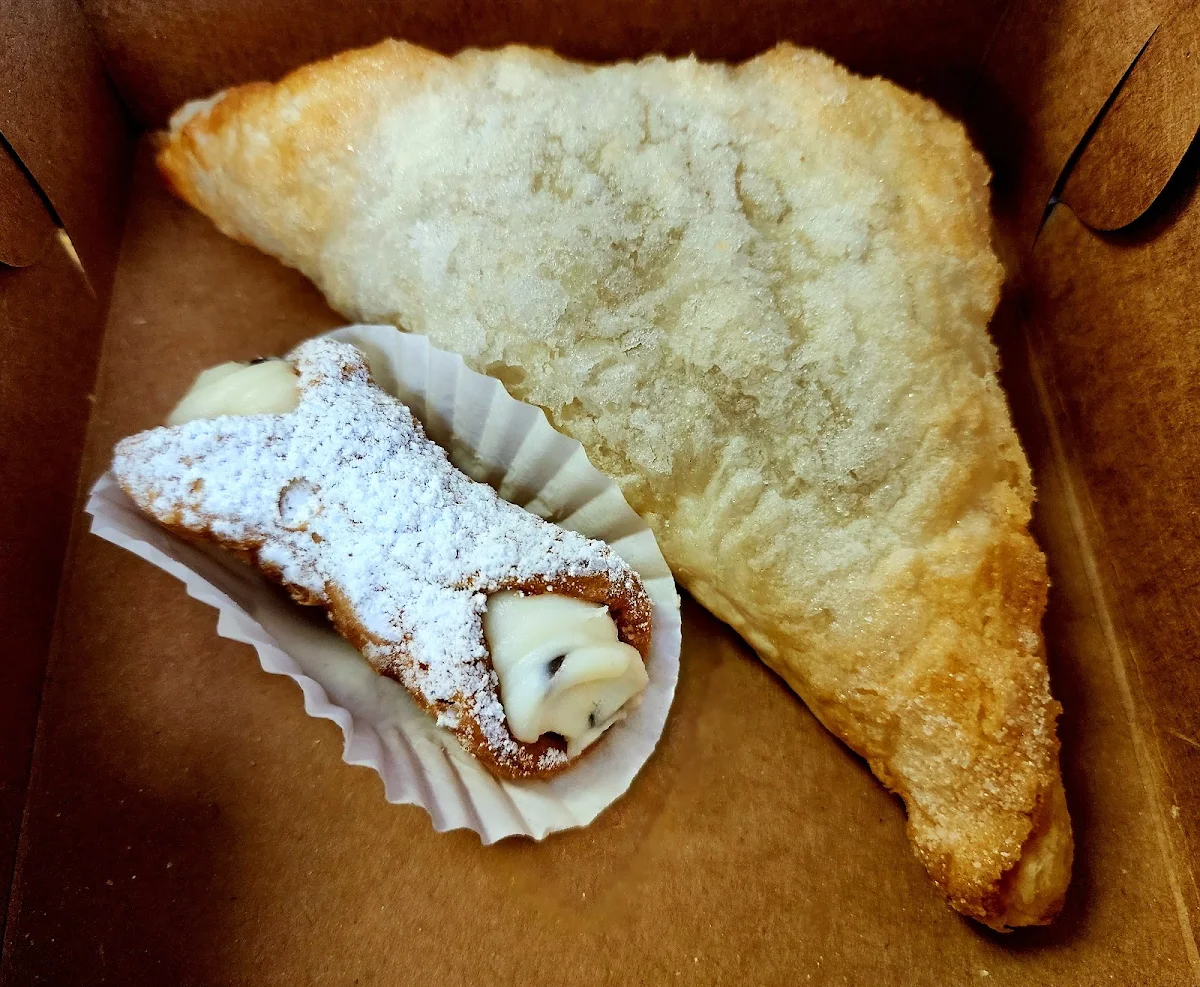 Apple Turnover & Mini Cannoli