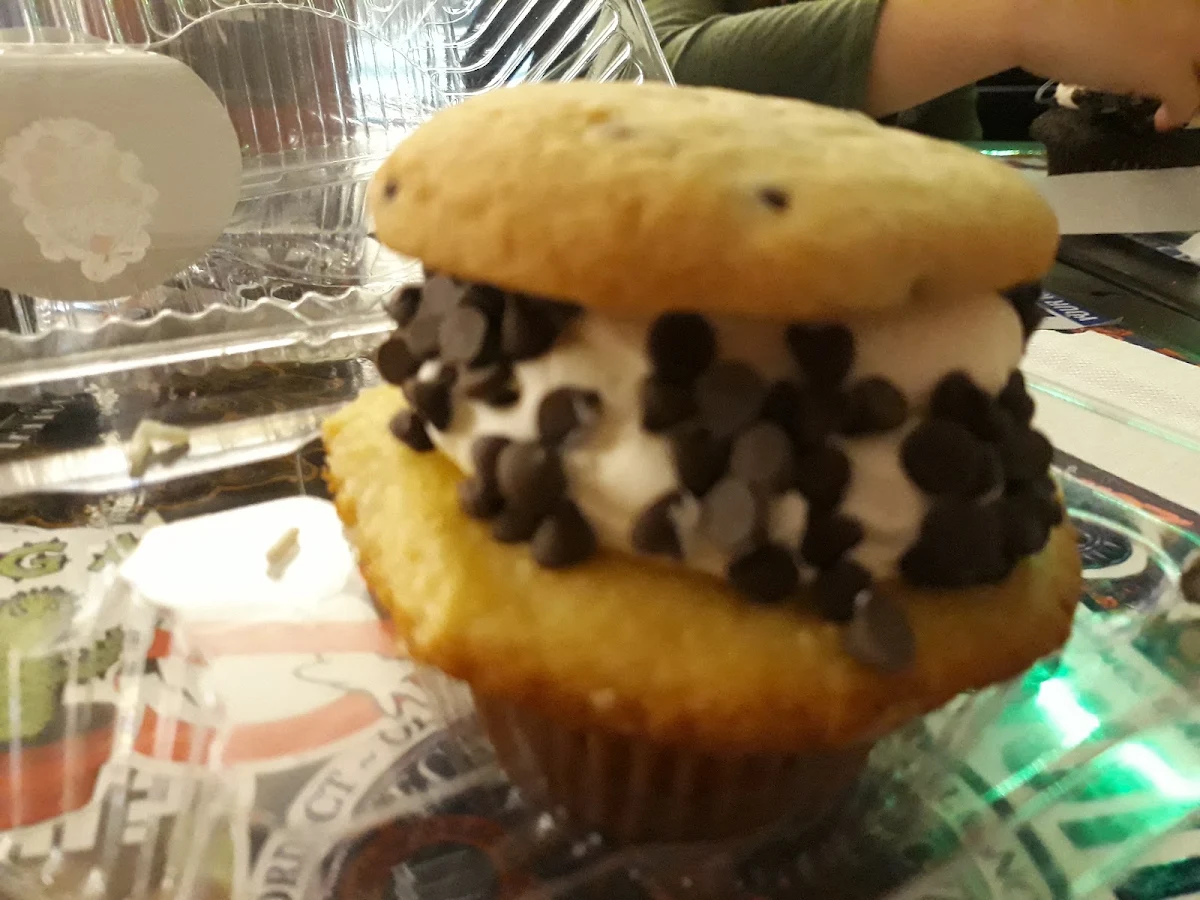 Chocolate Chip Cookie Dough Cupcakes