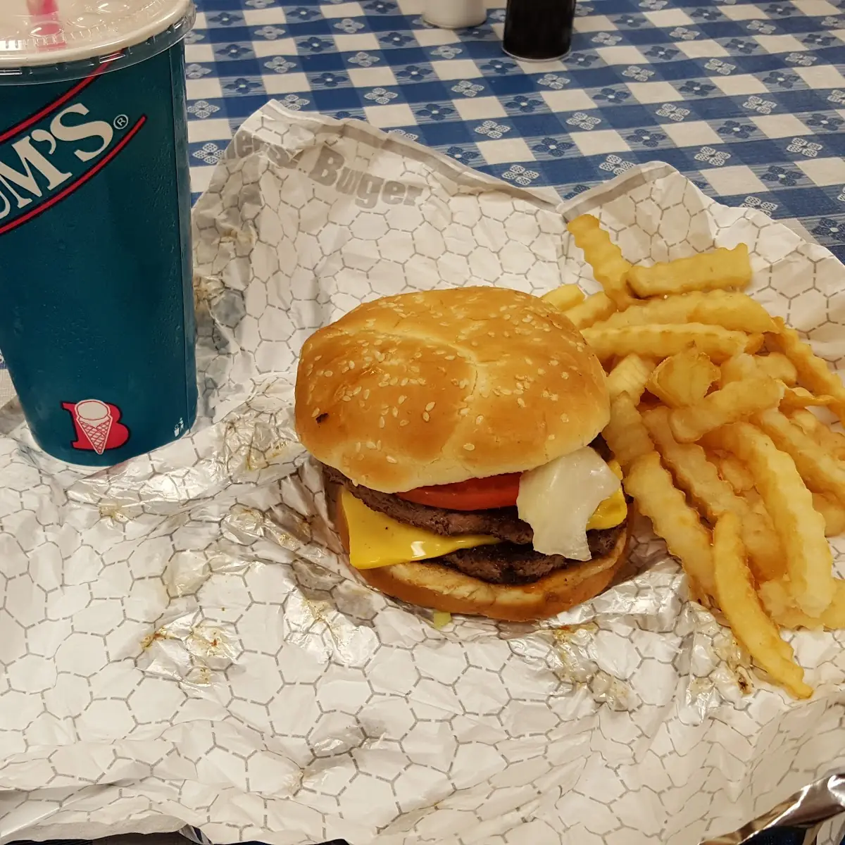 Braums Double Cheeseburger