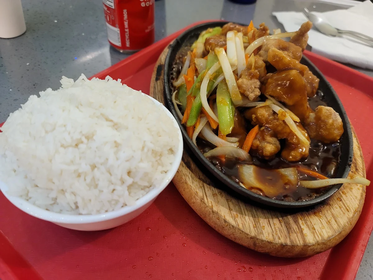131 Sizzling Crispy Chicken w Ginger