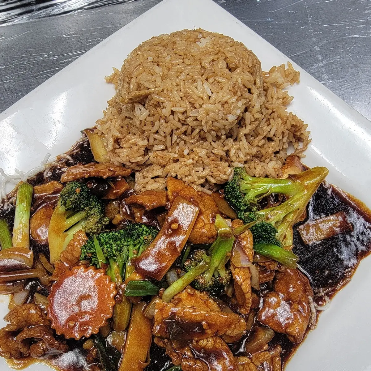 Garlic Beef, Sun Kwong Restaurant