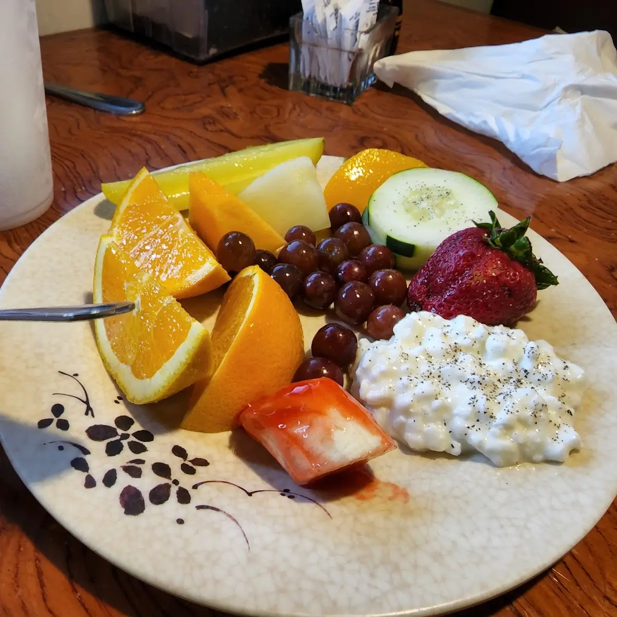 Cottage Cheese and Fresh Fruit