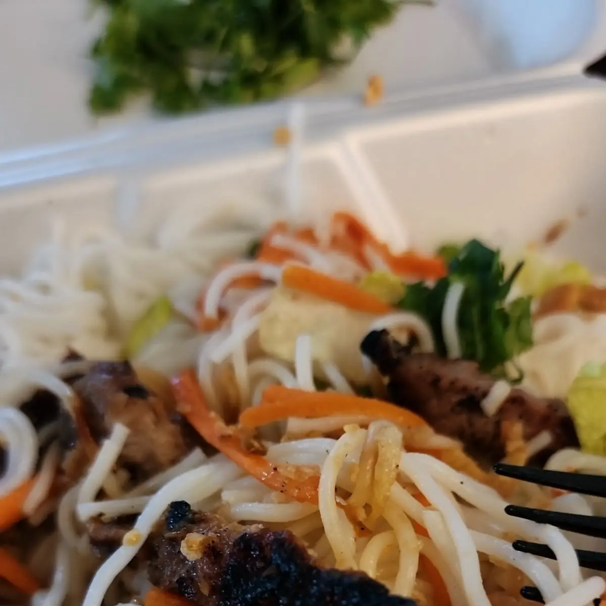 Vermicelli w Grilled Pork & Egg Roll