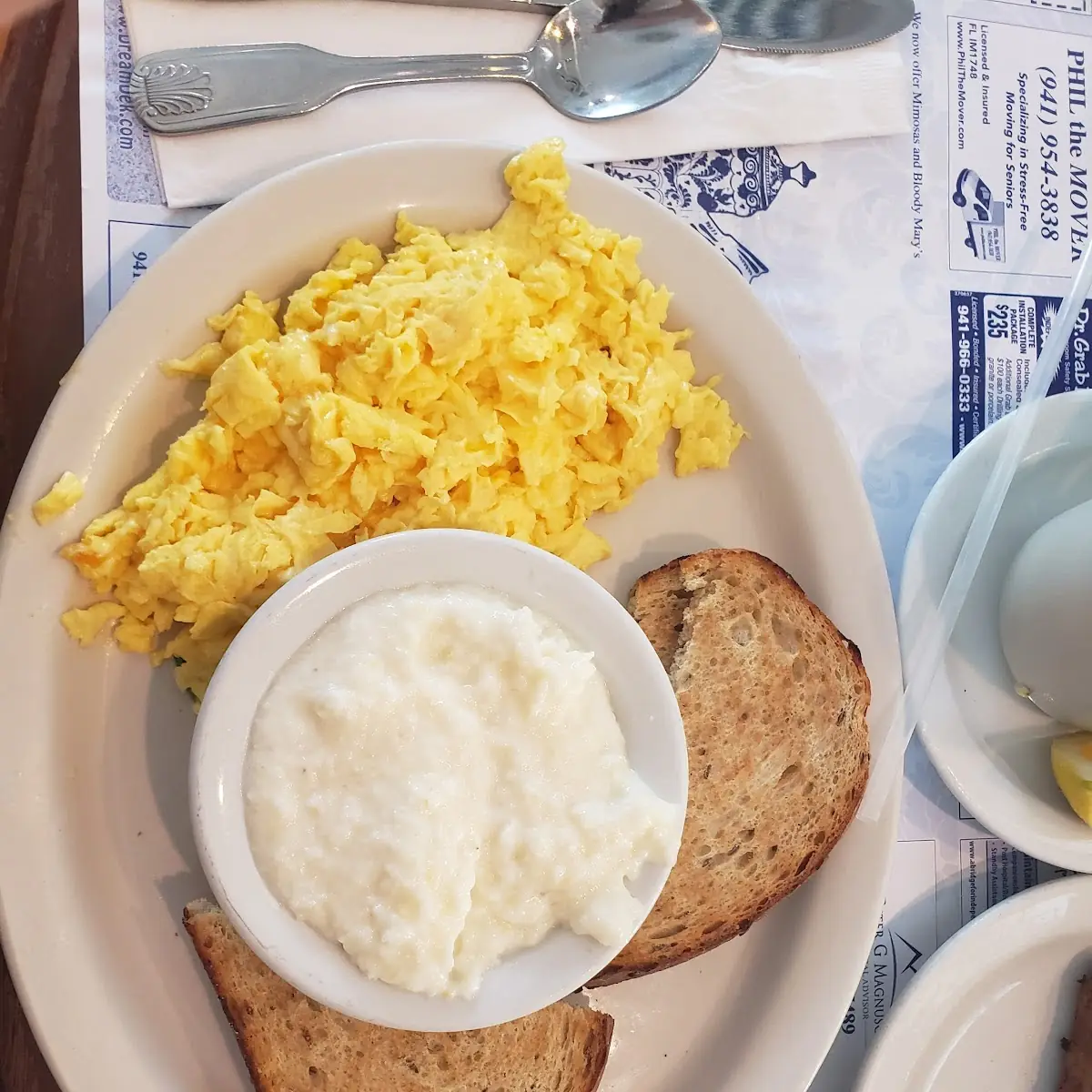 Scrambled Egg with Homefries and Toast