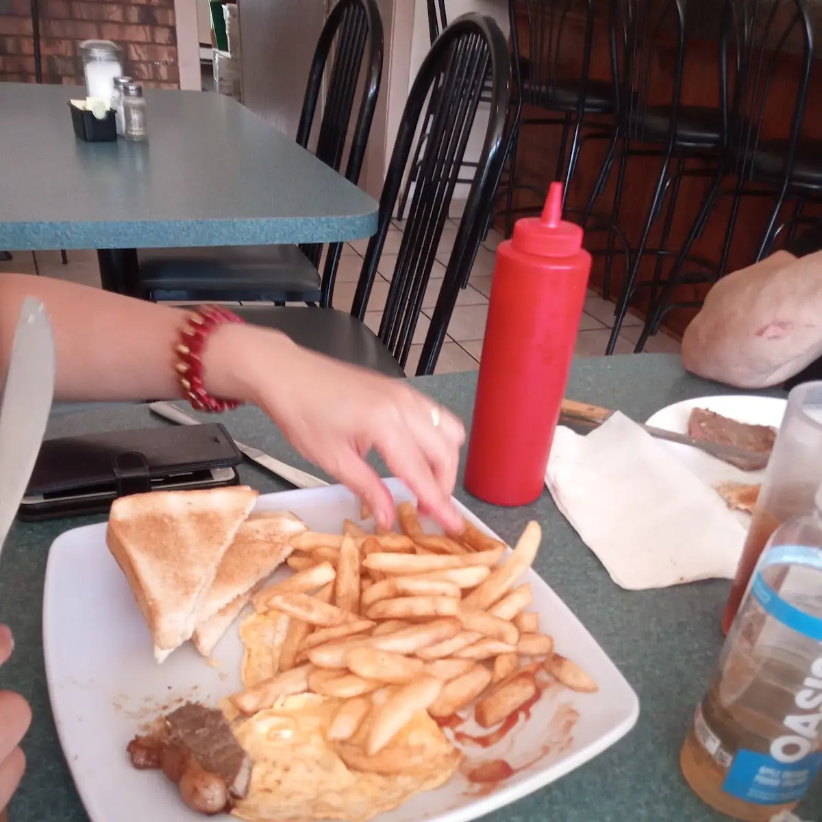 Highlights, Baker's Bar & Grill