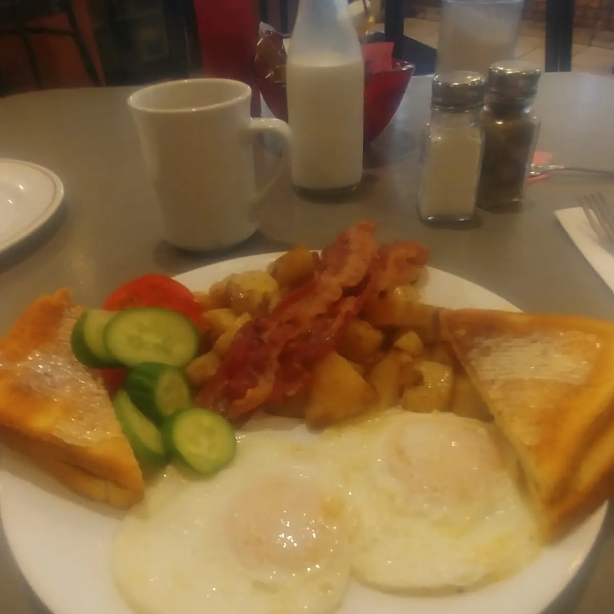 Highlights, Baker's Bar & Grill