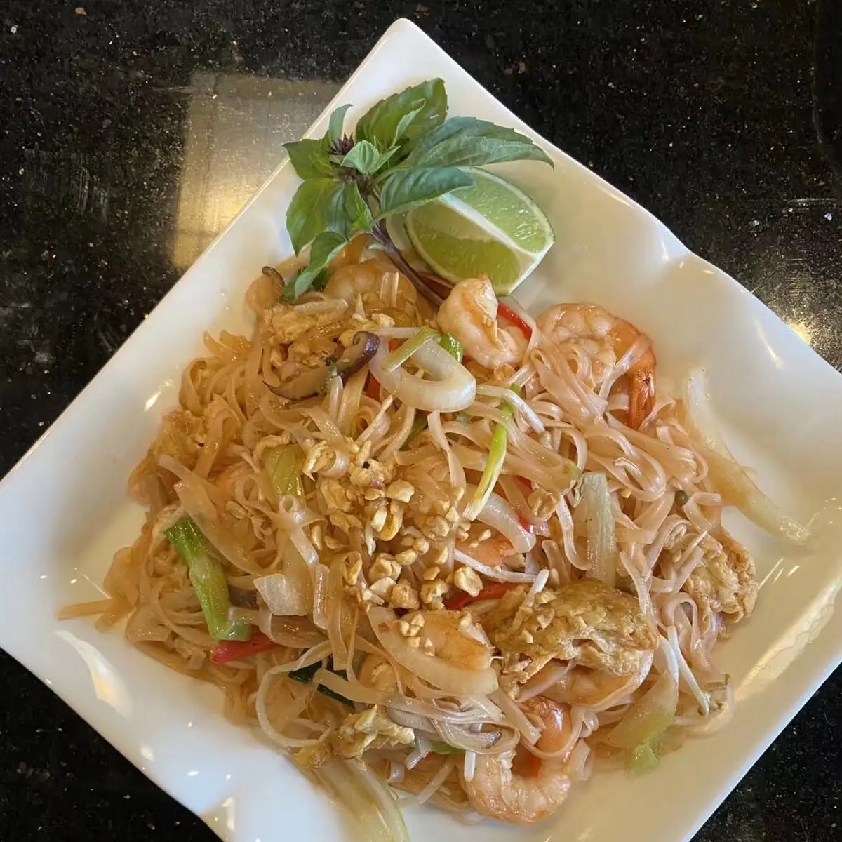 Pad Thai Seafood Noodle