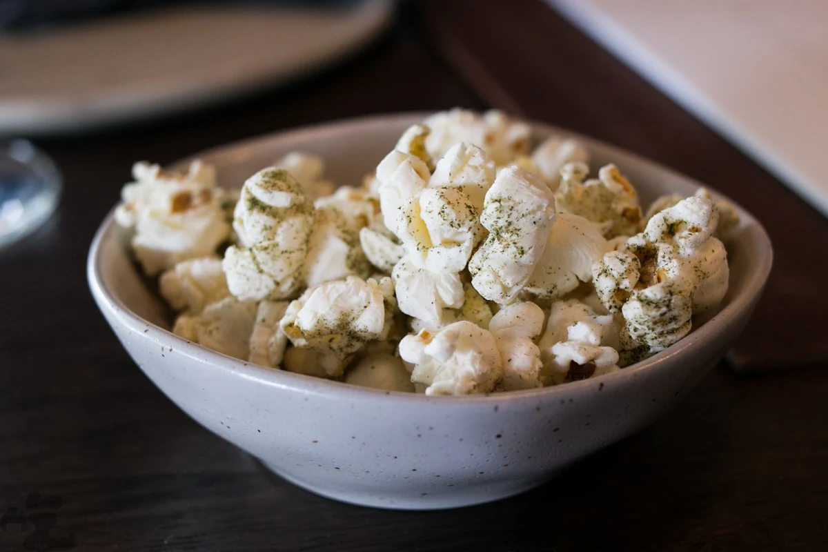 Popcorn, Smoke Bar