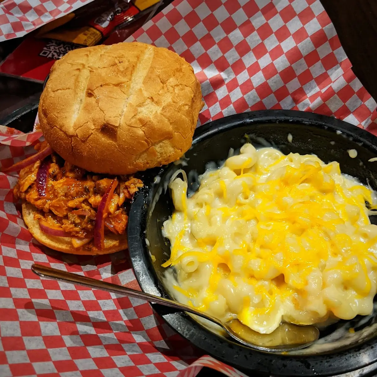 Pulled Pork Sandwich with Mac and Cheese