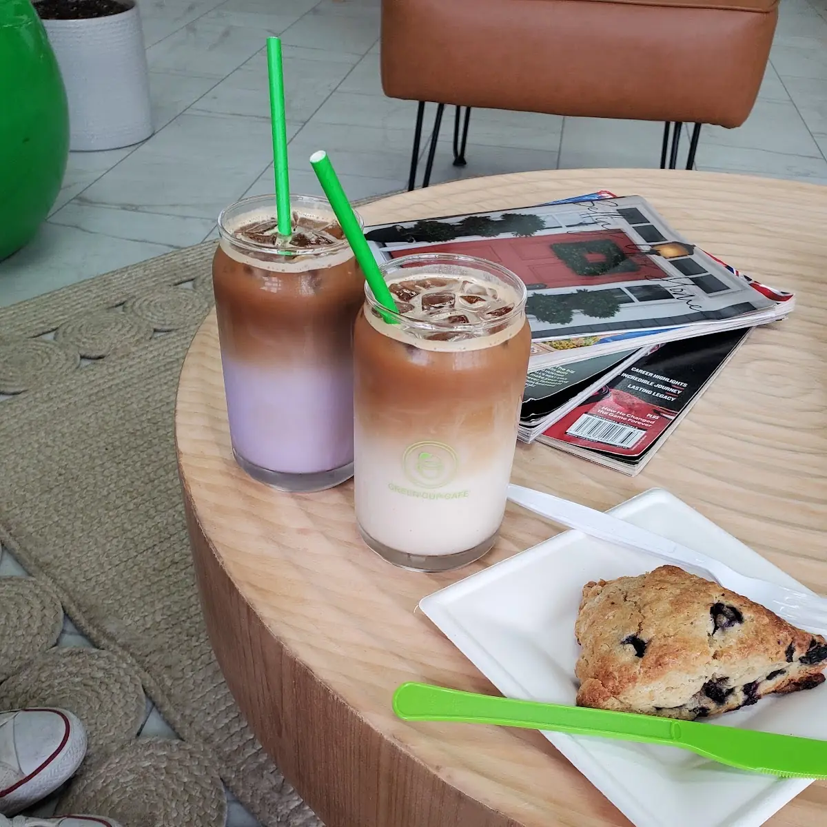 Iced Latte Refreshers Matcha Latte