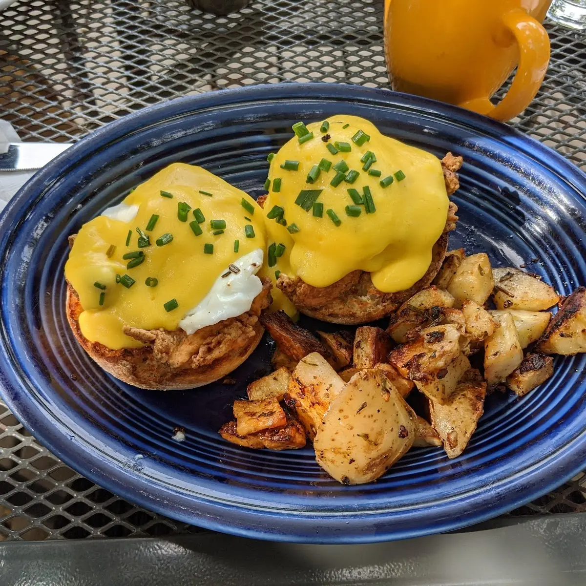 Fried Chicken Eggs Benedict