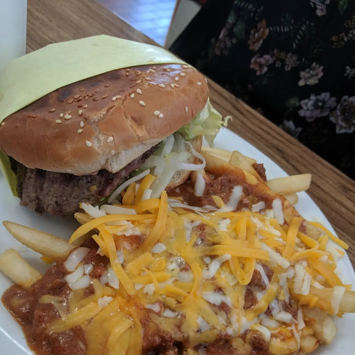 Hamburger with Chili Cheese Fries