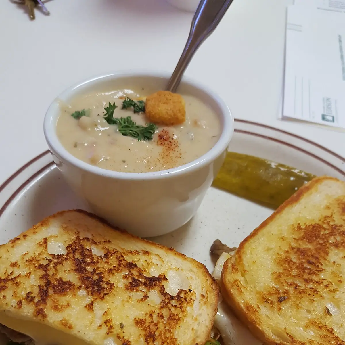 Soup and Garlic Toast Combo