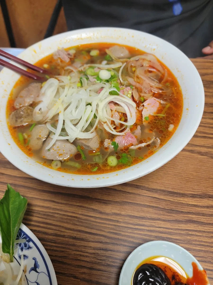 Bun Bo Hue, Pho Binh Minh
