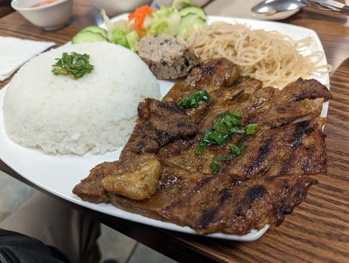 Highlights, Pho Binh Minh