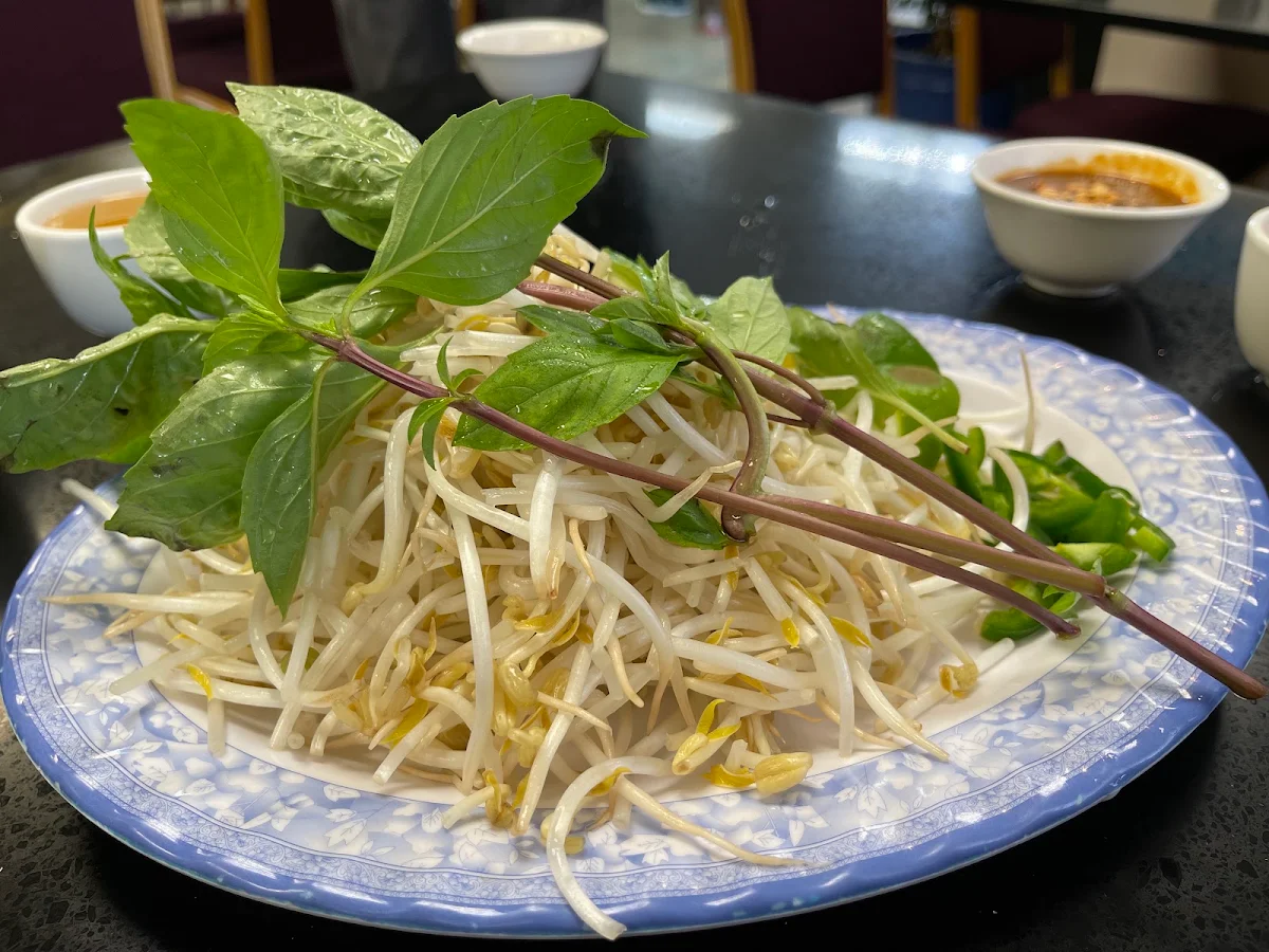 Highlights, Pho Binh Minh