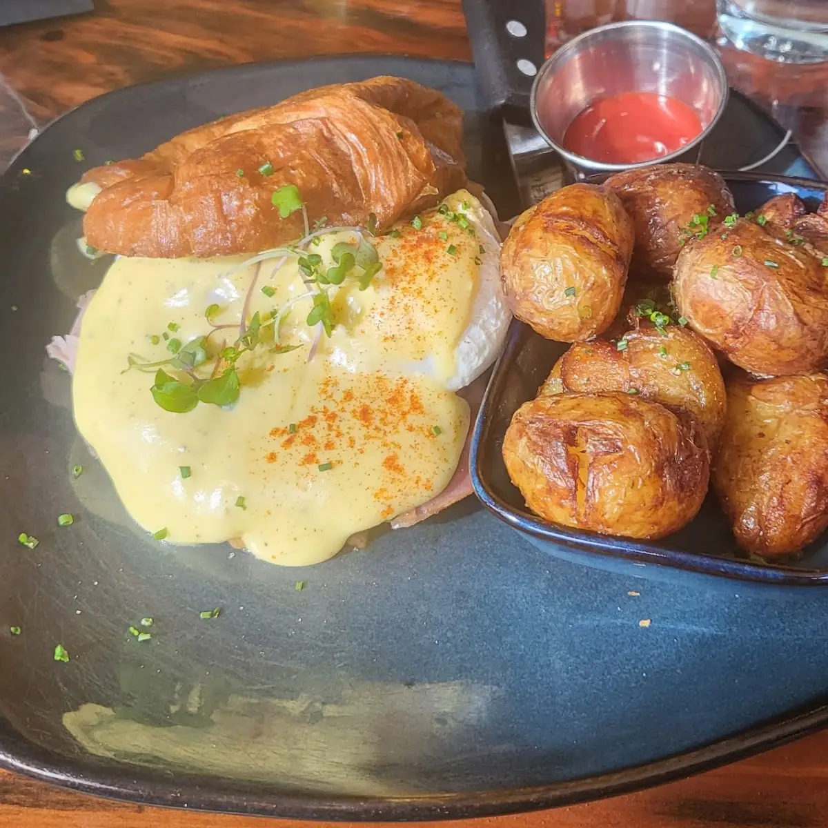 Eggs Benedict