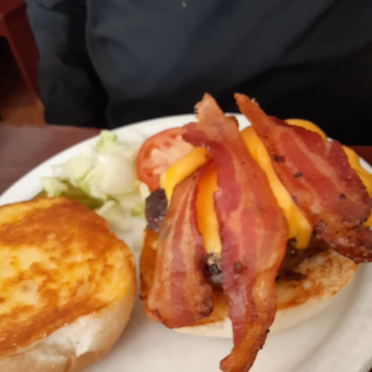 Dowtyle Bacon Cheeseburger