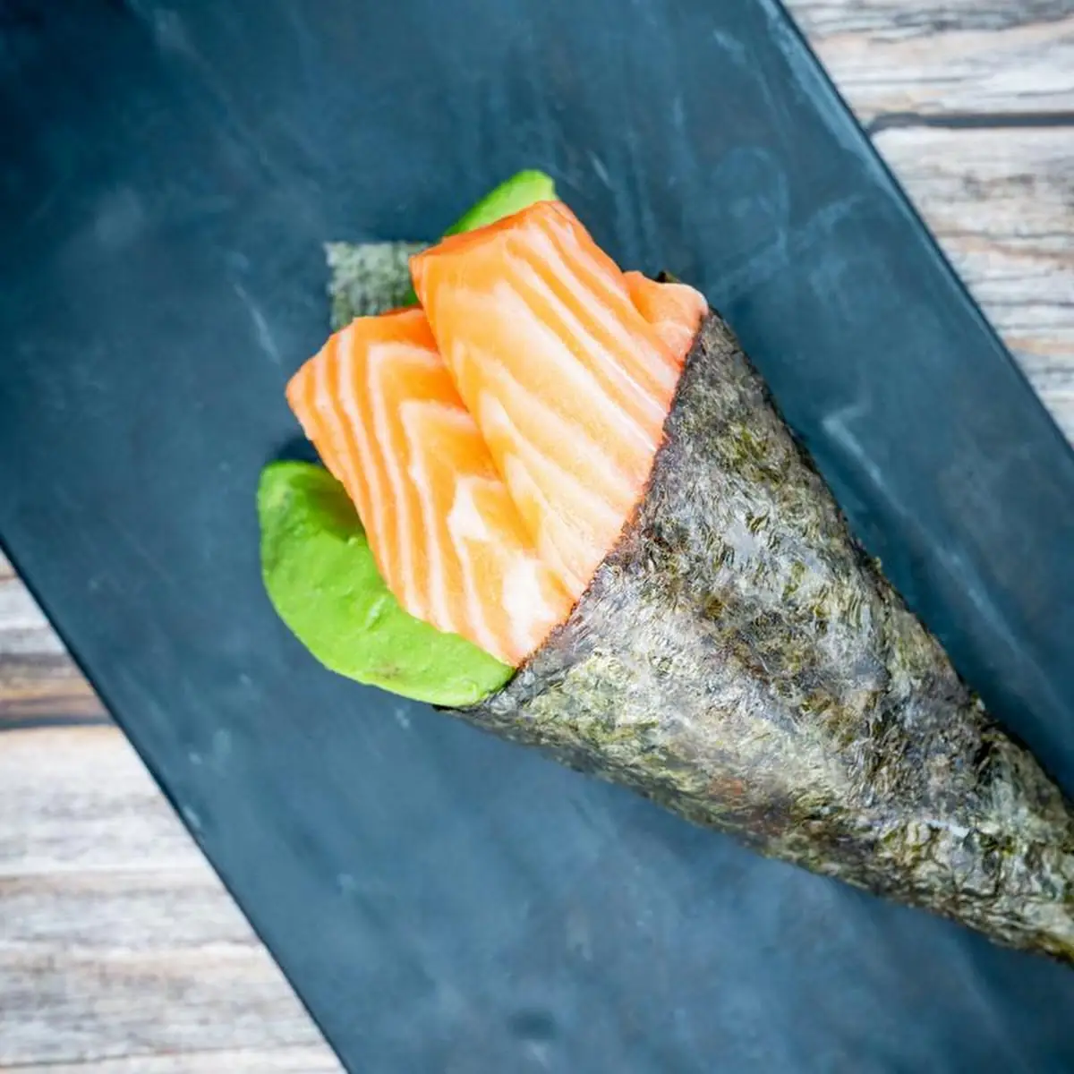 Basil Salmon Roll
