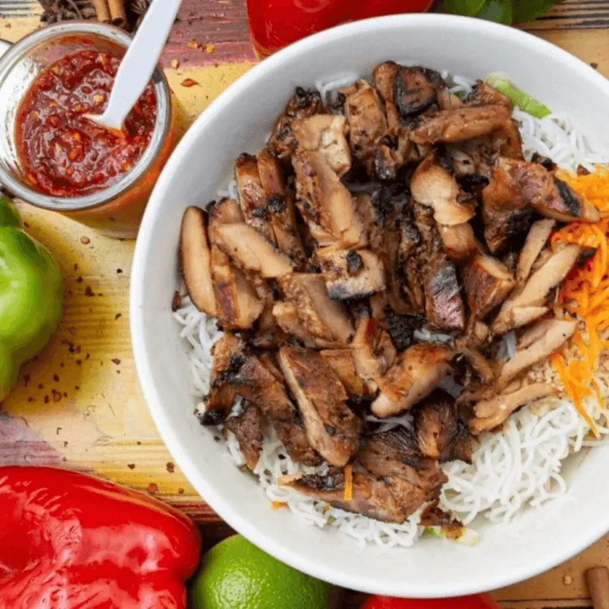 Grilled Chicken Bowl Bun GA Noung
