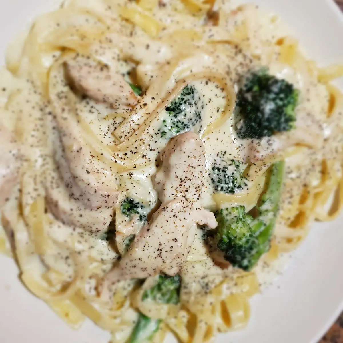Chicken & Broccoli Alfredo
