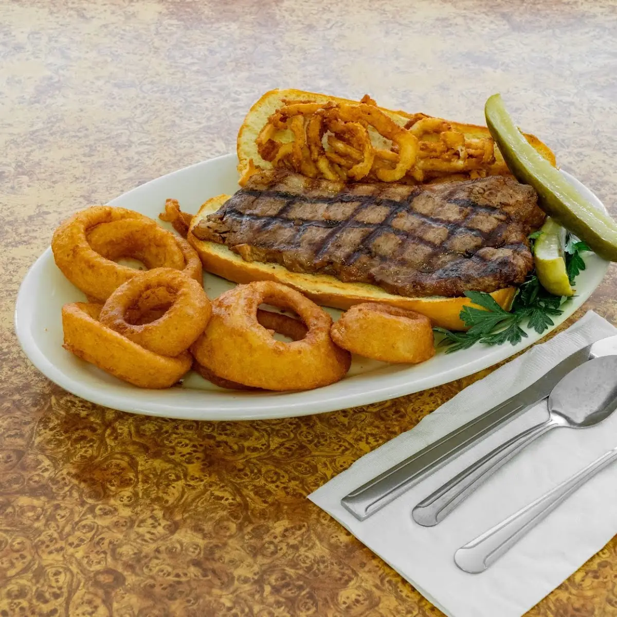 Steak Sandwich w Onion Rings