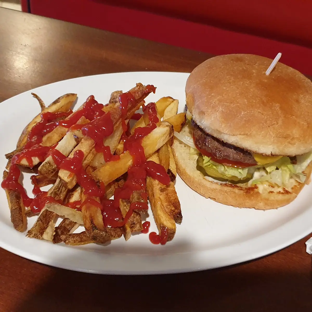 Cheeseburger and Onion Rings