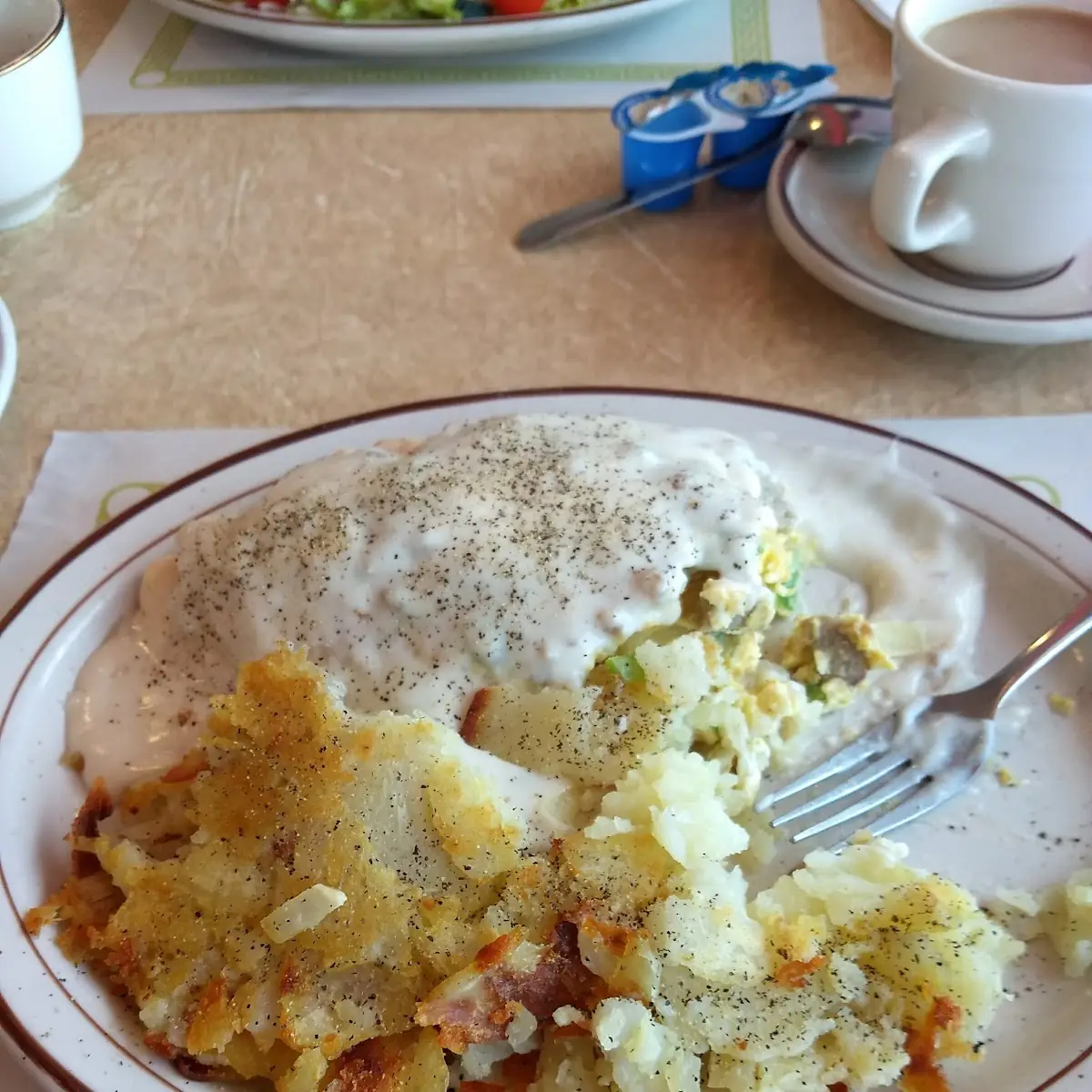Sausage Gravy and Biscuits with Hashbrowns