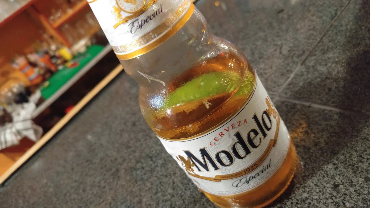 Modelo Especial, Sol De Acapulco Restaurante