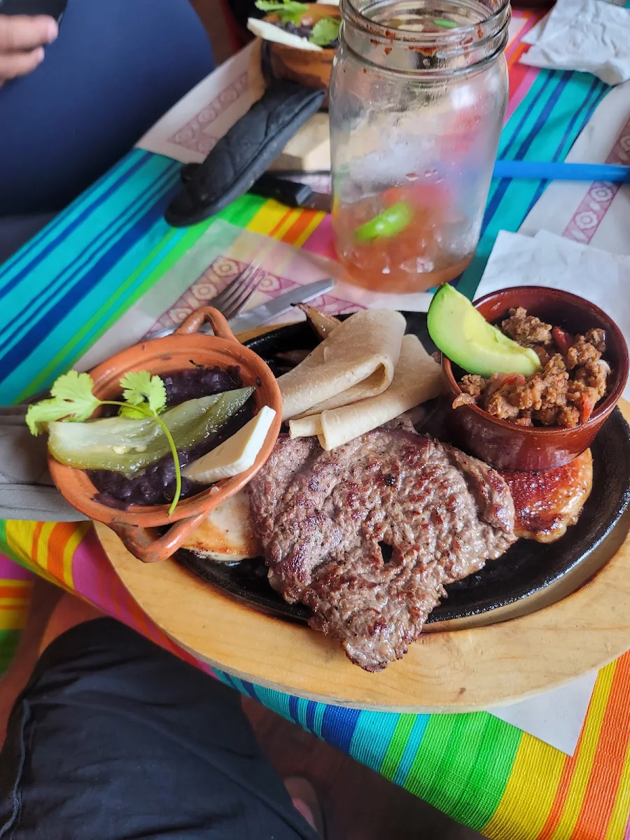 Parrillada Mixta, Sol De Acapulco Restaurante