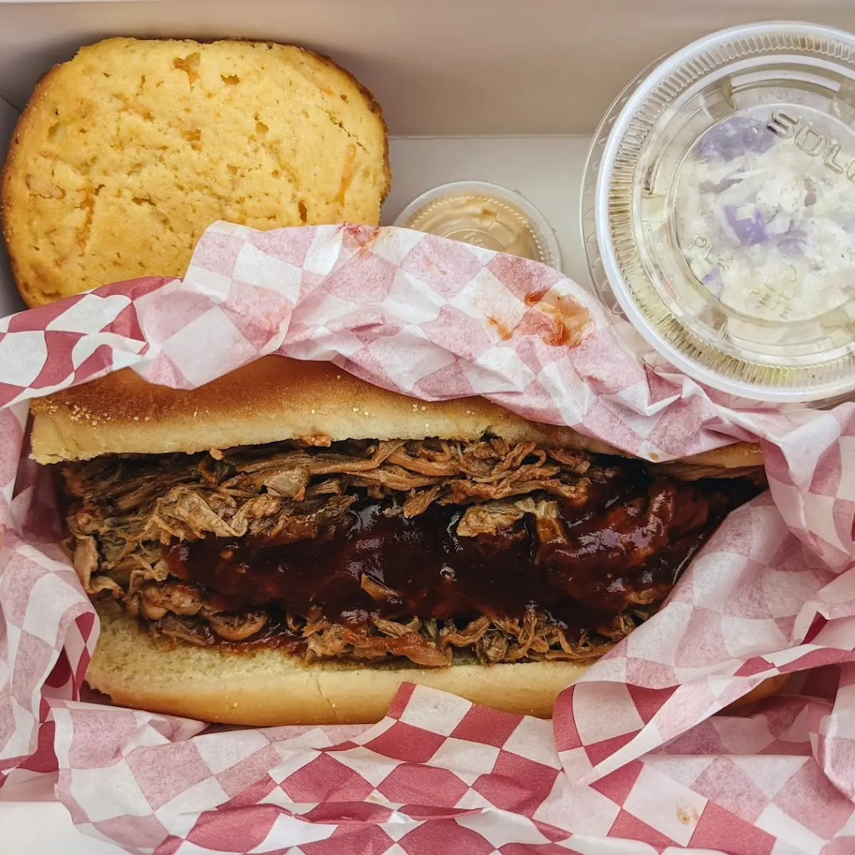 1 Pulled Pork Sandwich Box