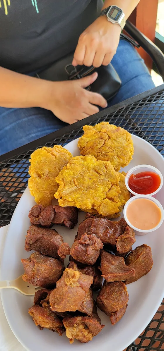 Carne Frita Con Tostones