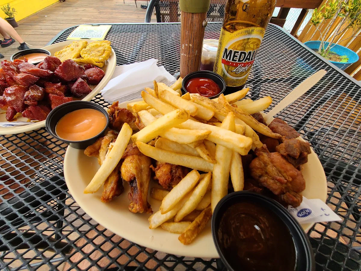 Pollo Frito Con Alitas
