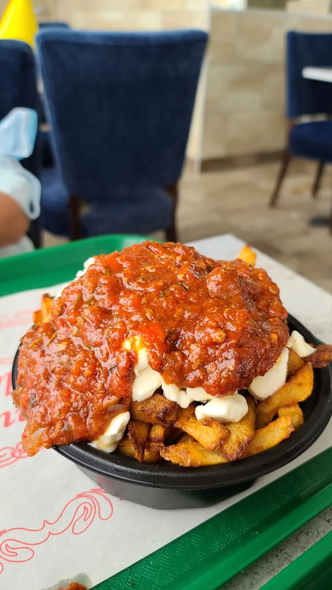 Poutine Italienne, Quebeco